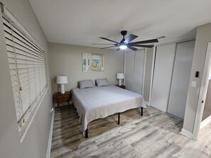 4 bedrooms, WiFi, bed sheets