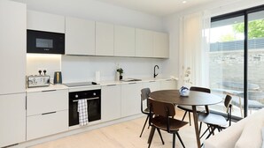 Exterior - The Brondesbury Quarters - Modern 2bdr Flat With Balcony + Parking (London)