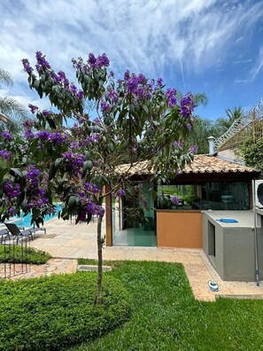 Terrace/patio - Casa da Pampulha: Piscina com spa e Espaço Gourmet (Garças Belo Horizonte)