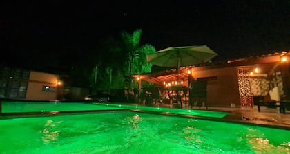 Casa da Pampulha: Piscina com spa e Espaço Gourmet
