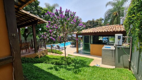 Casa da Pampulha: Piscina com spa e Espaço Gourmet