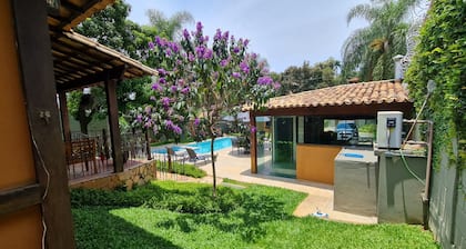 Casa da Pampulha: Piscina com spa e Espaço Gourmet