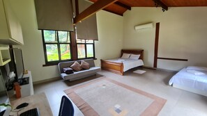 4 chambres, fer et planche à repasser, lit parapluie, Wi-Fi