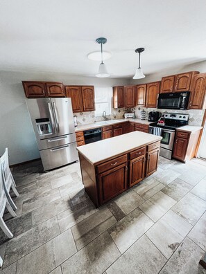 Fridge, microwave, oven, stovetop - Spacious Ogallala Home! 12 min to Lake McConaughy, Hunting Retreat, Dog Friendly (Ogallala)