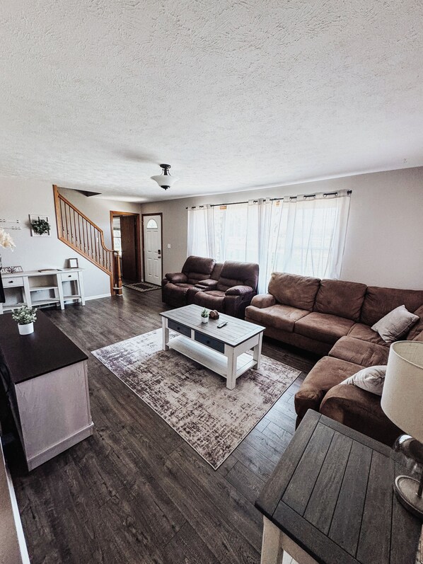 Smart TV, foosball, books - Spacious Ogallala Home! 12 min to Lake McConaughy, Hunting Retreat, Dog Friendly (Ogallala)