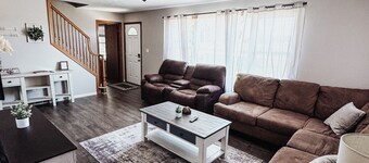 Spacious Ogallala Home! 12 min to Lake McConaughy, Hunting Retreat, Dog Friendly