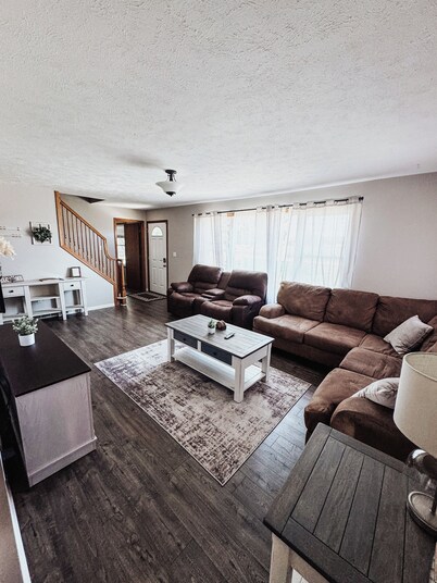 Spacious Ogallala Home! 12 min to Lake McConaughy, Hunting Retreat, Dog Friendly