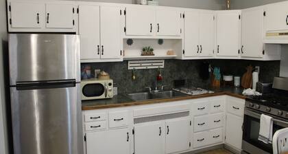 NEWLY UPDATED in 2024! 3 bedroom 1 bath beach house. 8 minutes to Cedar Point!