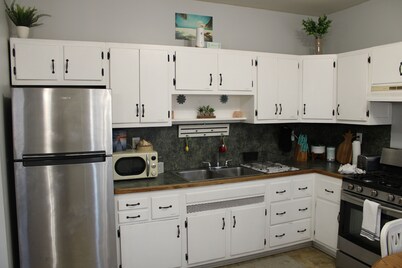 NEWLY UPDATED in 2024! 3 bedroom 1 bath beach house. 8 minutes to Cedar Point!