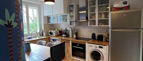 Micro-ondes, four, plaque de cuisson, lave-vaisselle