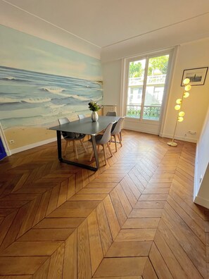 Dining - Port Royal Luxembourg garden (Paris)