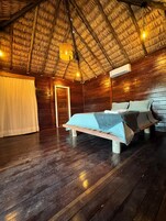 ミニバー、客室ごとに異なる装飾、客室ごとに異なるインテリア、デスク