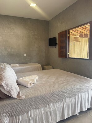 Comfort Room | Bathroom | Shower, rainfall showerhead, hair dryer, bidet - Pacas Suítes (Santo Amaro do Maranhão)