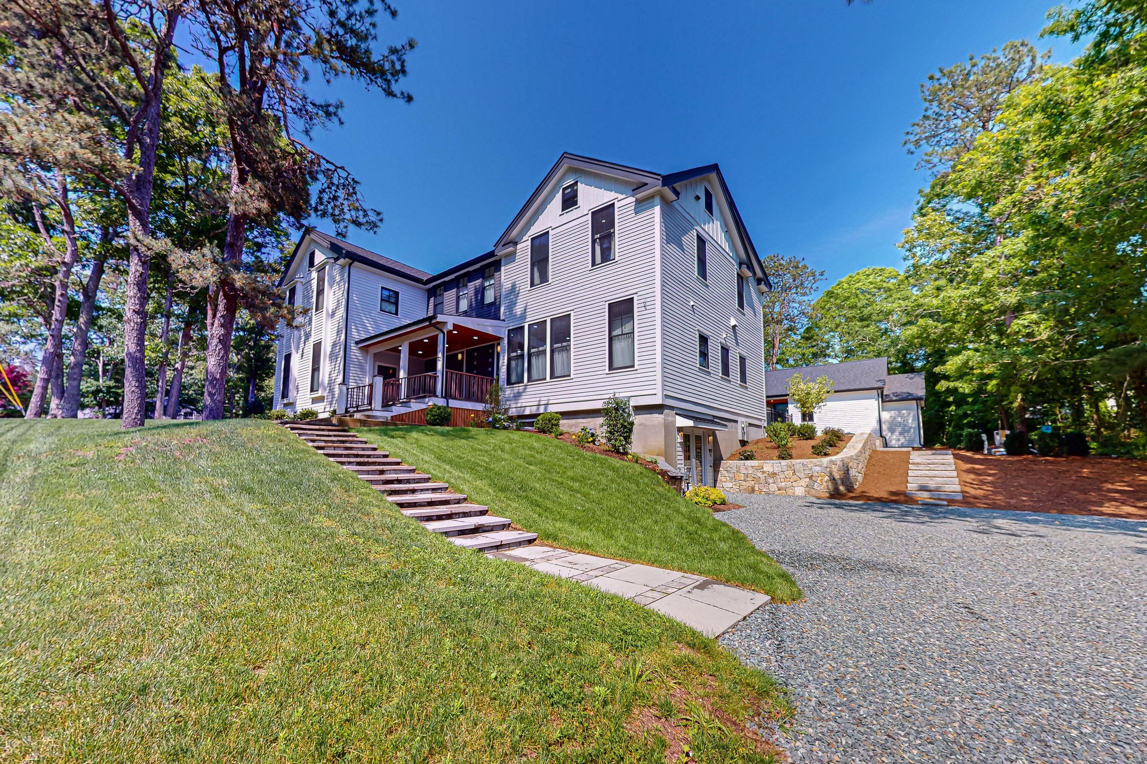 Newly-built home with in-ground pool, hot tub, gourmet kitchen, deck & patio