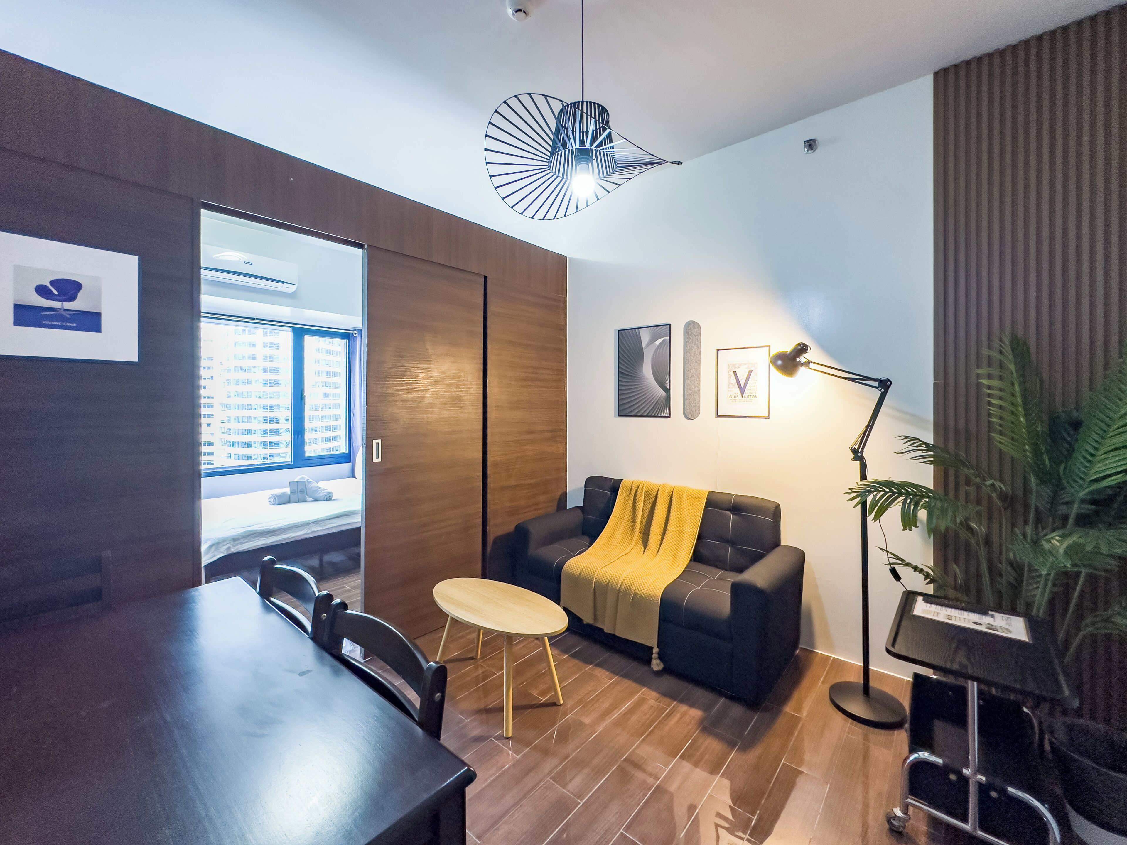 Senior Condo, Refrigerator & Microwave, City View | Living area