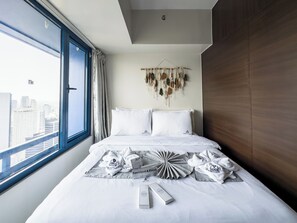 Family Condo, 2 Bedrooms, Kitchenette | Individually decorated, individually furnished, desk, laptop workspace