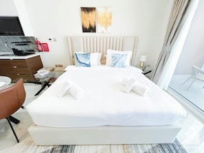 Room - Elegant Studio With Balcony & View Dubai (Dubai)