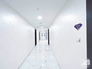 Exterior - Elegant Studio With Balcony & View Dubai (Dubai)
