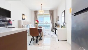 Living room - Elegant Studio With Balcony & View Dubai (Dubai)