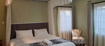 The Cottage: 3 bedrooms. Rest & Peace Assured 