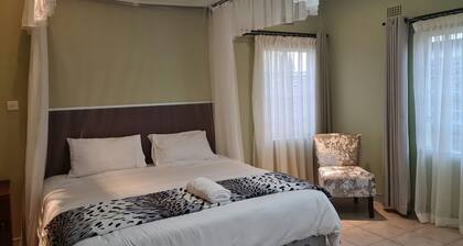 The Cottage: 3 bedrooms. Rest & Peace Assured