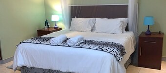 The Cottage: 3 bedrooms. Rest & Peace Assured 