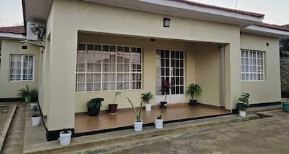 The Cottage: 3 bedrooms. Rest & Peace Assured