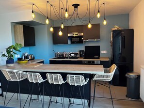 Mikrowelle, Ofen, Herdplatte, Geschirrspüler