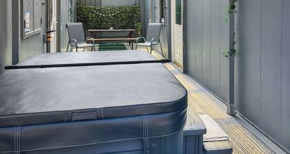 Cow Boy Cabin - UK47145