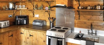 Cow Boy Cabin - UK47145