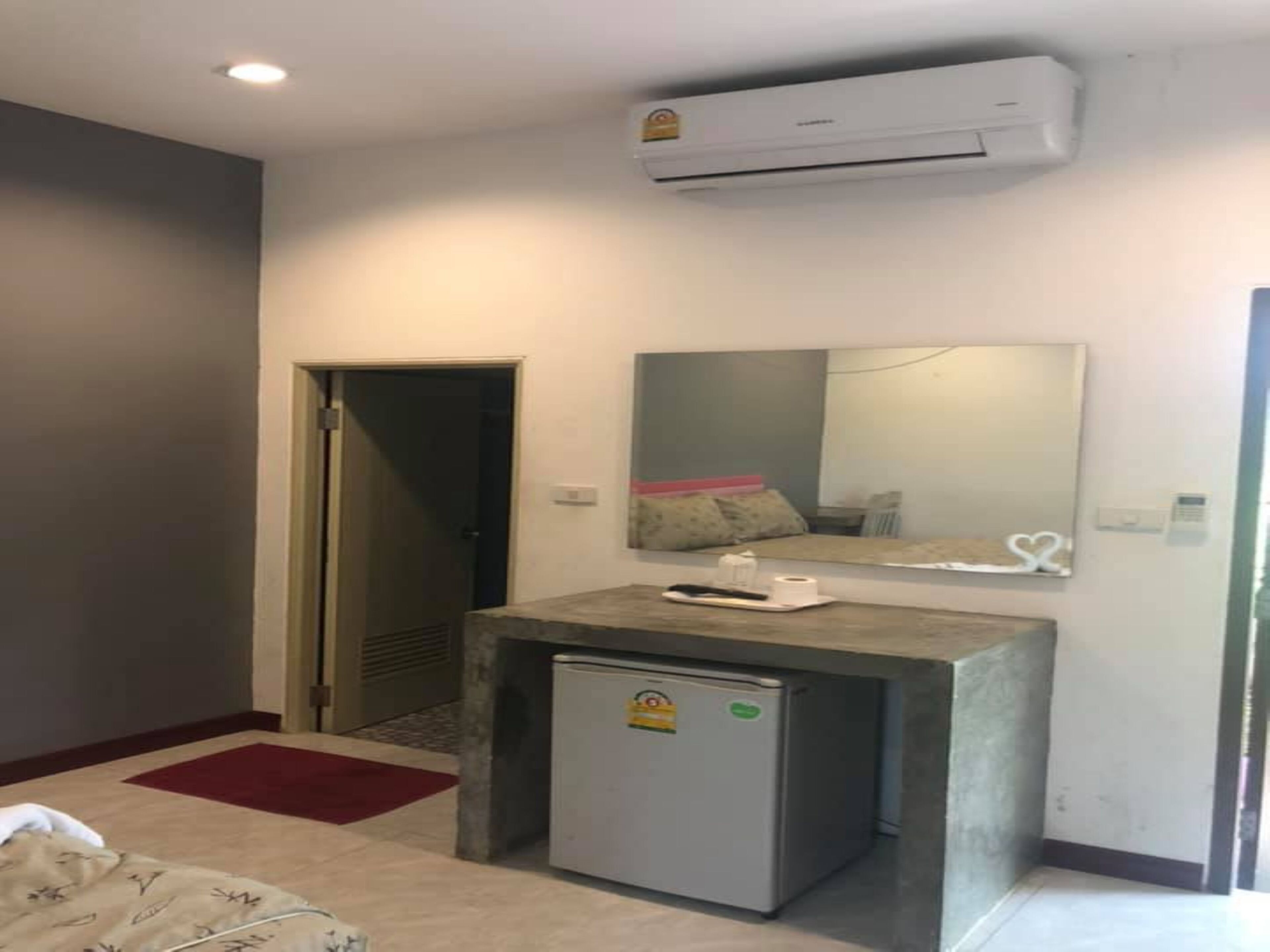 標準雙人房 | 書桌、筆電工作空間、免費無線上網、床單