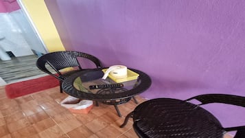 ์คํ ๋ค๋ ๋๋ธ๋ฃธ | ์ฑ
์, ๋
ธํธ๋ถ ์์
๊ณต๊ฐ, ๋ฌด๋ฃ WiFi, ์นจ๋ ์ํธ
