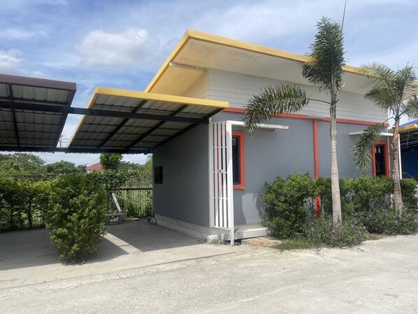 Front of property - OYO 75487 Prang Thip 306 Resort (Bangkok)