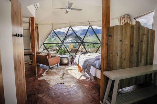 Heart Mountain Dome at Pure Heart Close to Yellowstone Park Extraordinary Views!