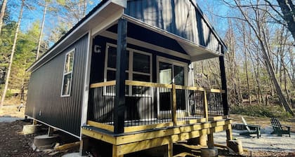 5 minutes to Blue Ridge Parkway, Crabtree Falls, hiking, wineries, breweries