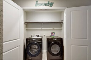 Interior - Cozy home near Randolph AFB, BAMC, NE Methodist Hosp & Downtown SA. (Converse)