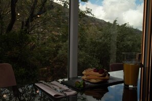 House, 1 Bedroom, Private Pool, Garden View | Dining room - Spera Luxury Palermo (Monreale)