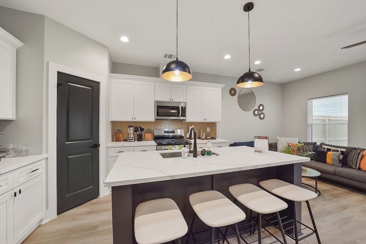Photo 5 of Brand new home 3bd
close to Medical Center/Convention Ctr / Stadiums