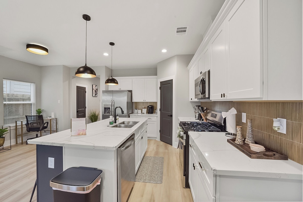 Photo 9 of Brand new home 3bd
close to Medical Center/Convention Ctr / Stadiums