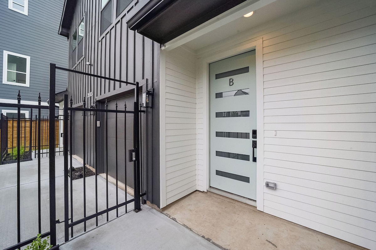 Photo 27 of Brand new home 3bd
close to Medical Center/Convention Ctr / Stadiums