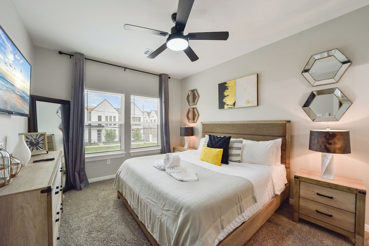Photo 13 of Brand new home 3bd
close to Medical Center/Convention Ctr / Stadiums