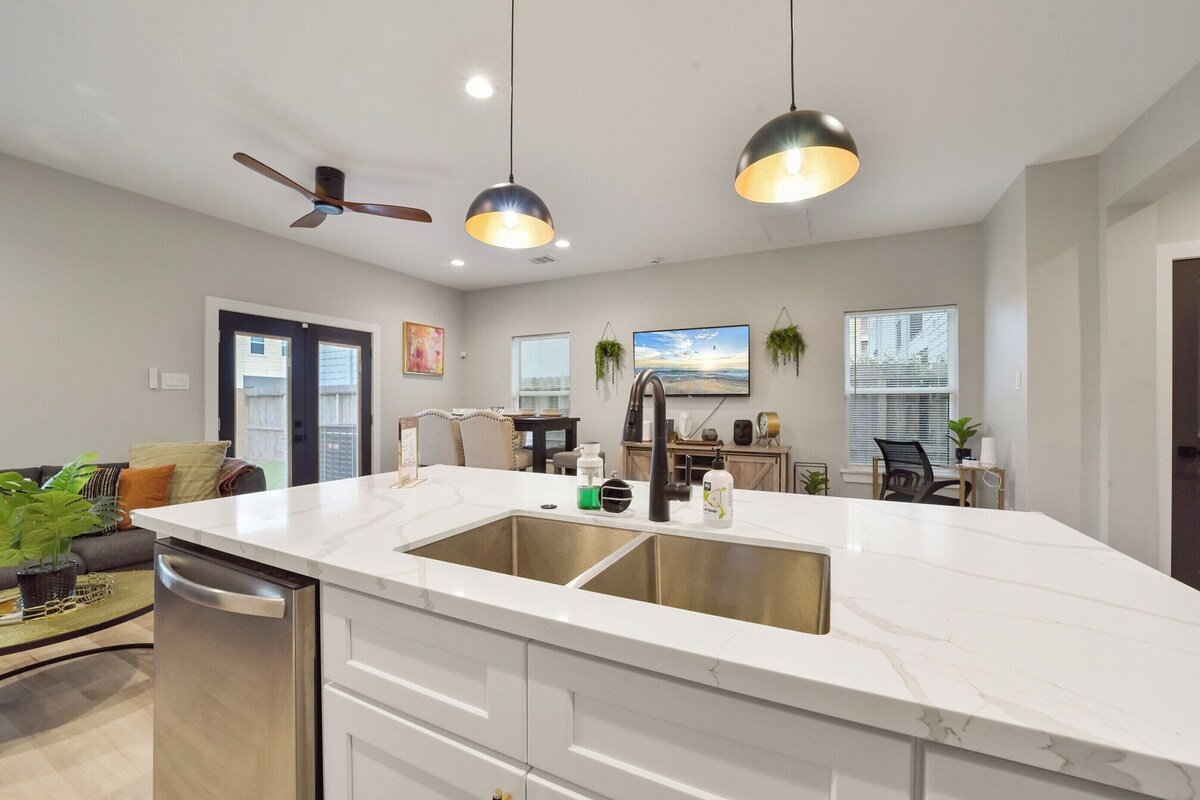Photo 11 of Brand new home 3bd
close to Medical Center/Convention Ctr / Stadiums
