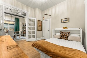 3 bedrooms, desk, WiFi - Entire 3BR House w/ hot tub, free parking, RINO/DT (Denver)