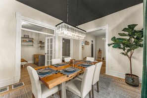 Dining - Entire 3BR House w/ hot tub, free parking, RINO/DT (Denver)