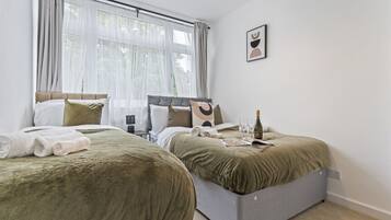 4 habitaciones, tabla de planchar con plancha y wifi gratis