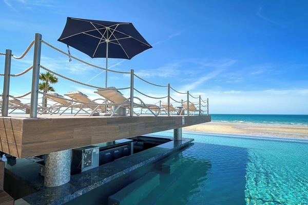 Et oppvarmet basseng