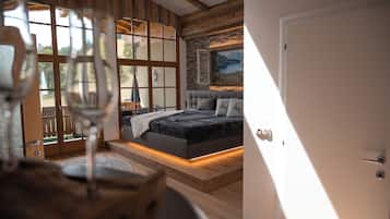 Apartemen Eksklusif | Area keluarga | Televisi layar datar 32-inci dengan saluran TV kabel dan mainan