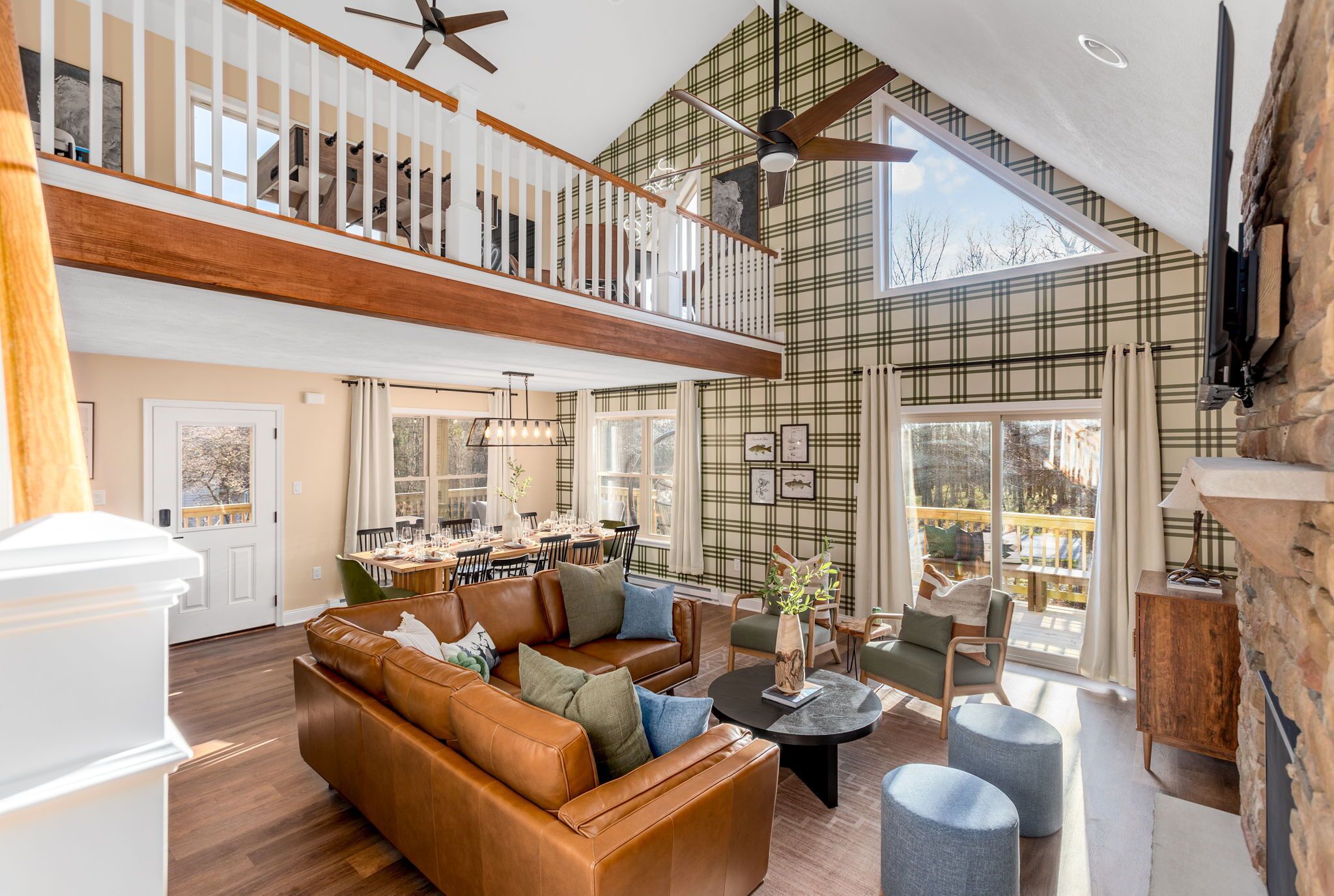 Televisor intel·ligent, llar de foc i futbolí 