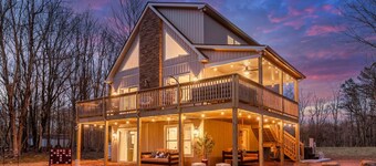Luxury Family Retreat - Hot Tub, Game Room