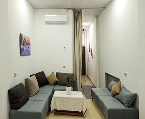 Living area - Maison Blanche (Tunis)